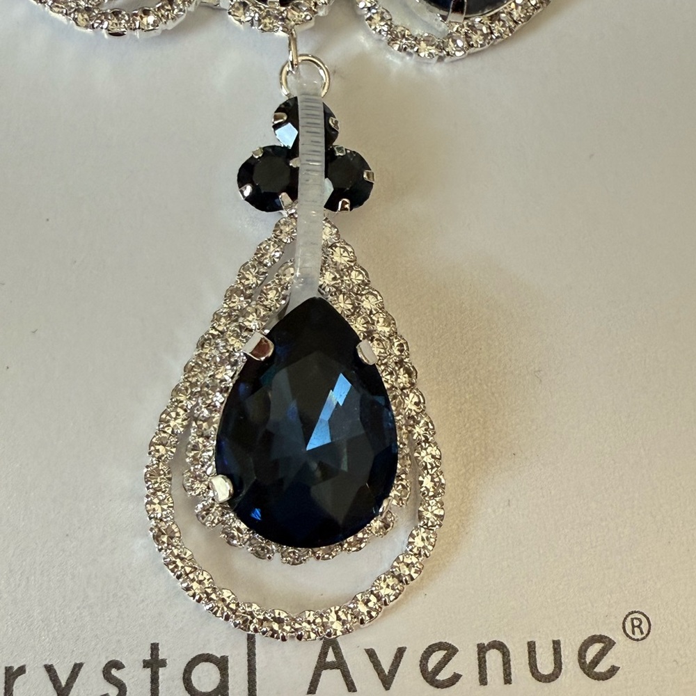 Two piece set crystal Avenue jewelry rhinestone blue earring, and neck necklace - Picture 6 of 9